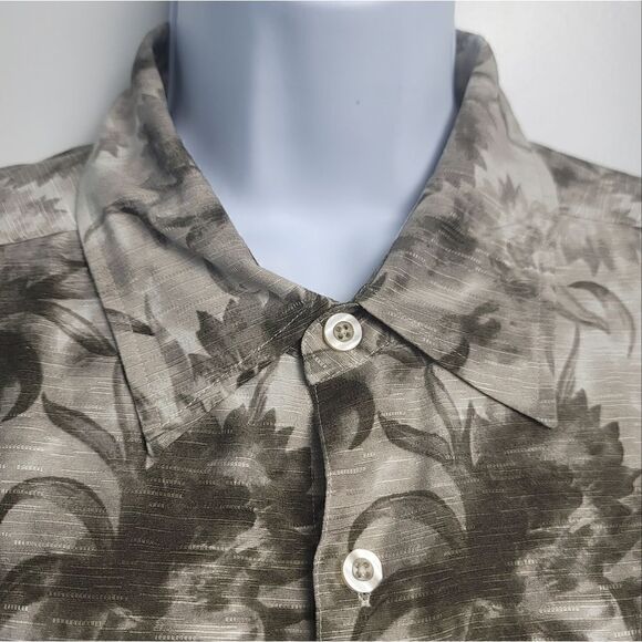 NWT FUSIONE Button Down Short Sleeve Shirt - Picture 4 of 11